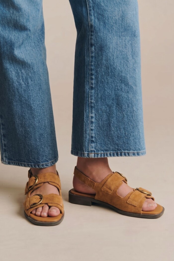Sandalias Con Hebillas Gamuza Camel
