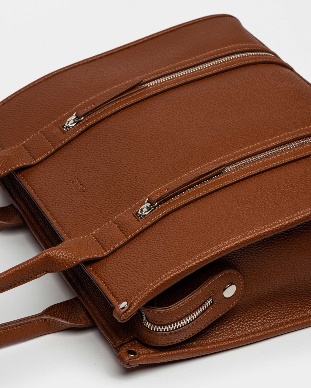Shopper Oak En Efecto Cuero Graneado Marron