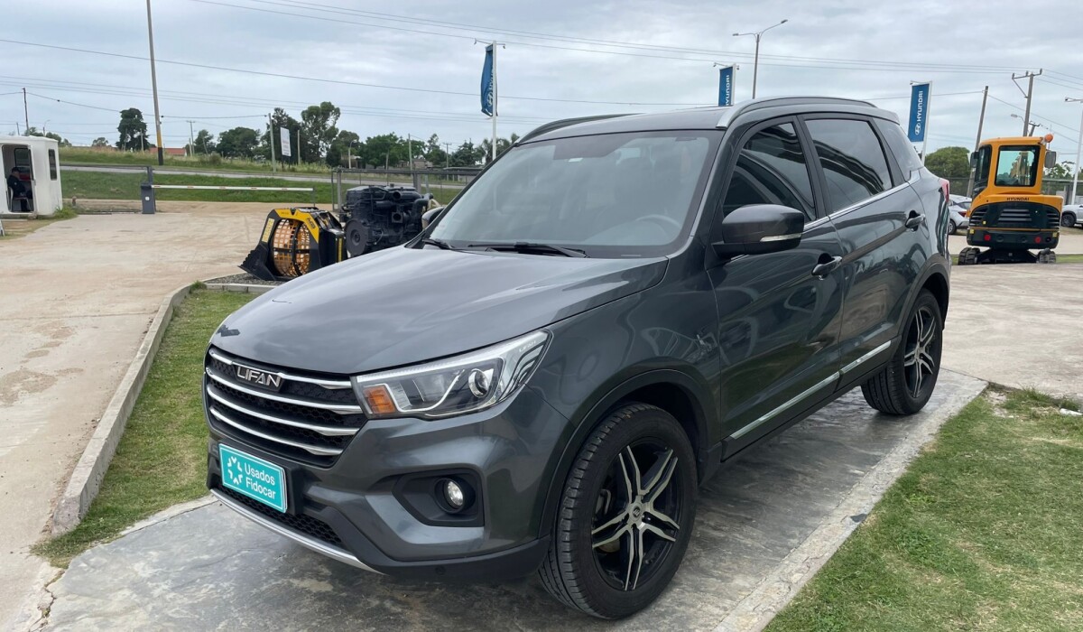 Lifan X70 2.0 MT Full Tech - 2019 Lifan X70 2.0 MT Full Tech - 2019