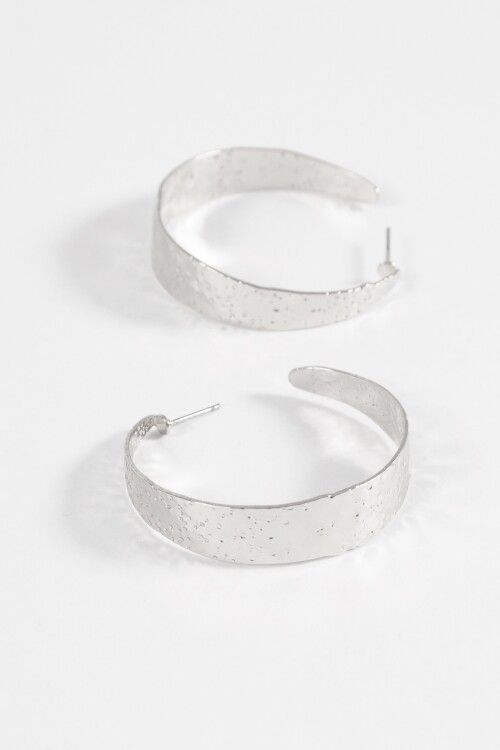 Caravanas con texturas plateado