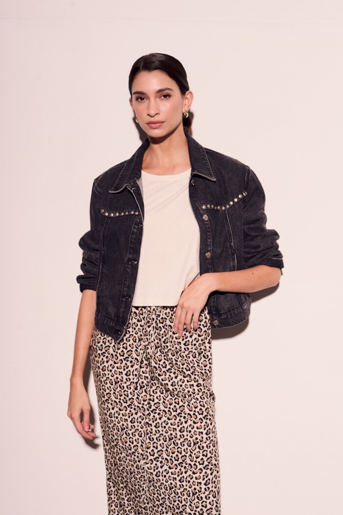 Campera Denim Tachas Gris Oscuro