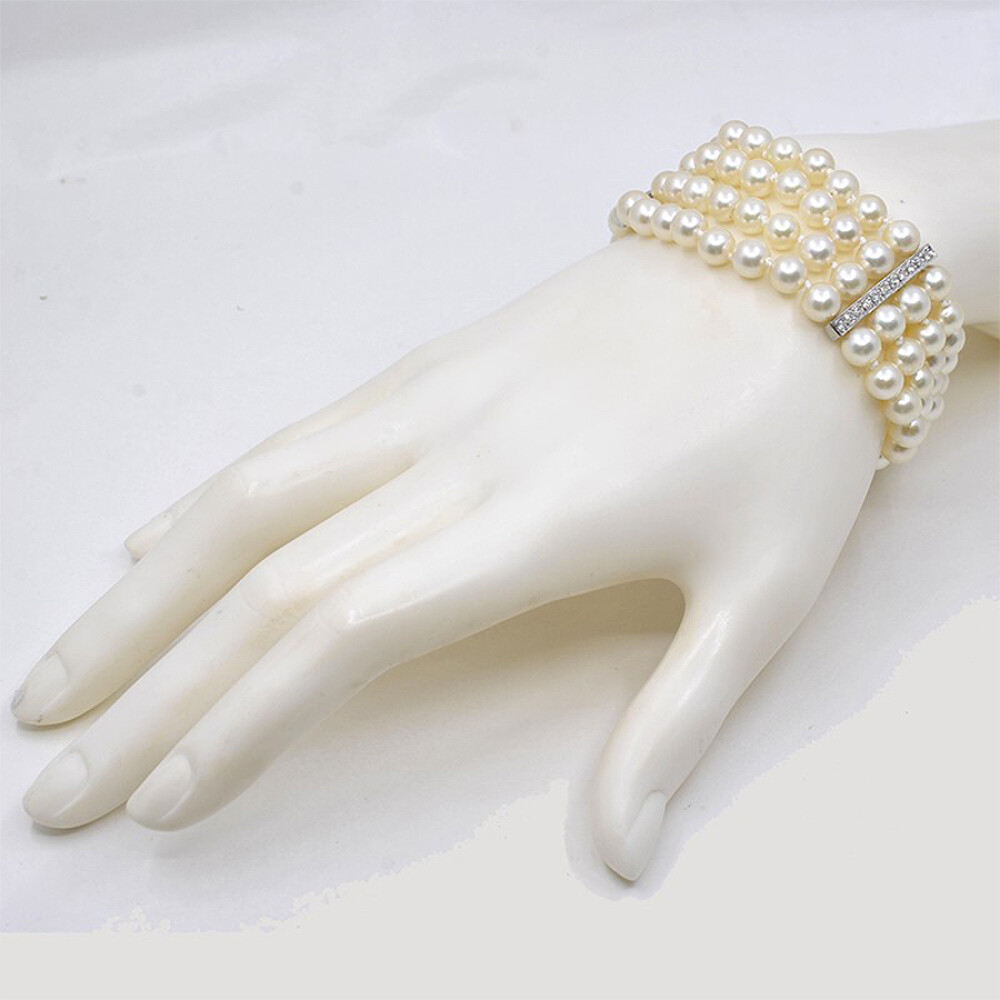 Hermosa Pulsera Perlas Cultivo 4 Vueltas Con Trabas Y Broche En Oro Blanco Y Brillantes Hermosa Pulsera Perlas Cultivo 4 Vueltas Con Trabas Y Broche En Oro Blanco Y Brillantes