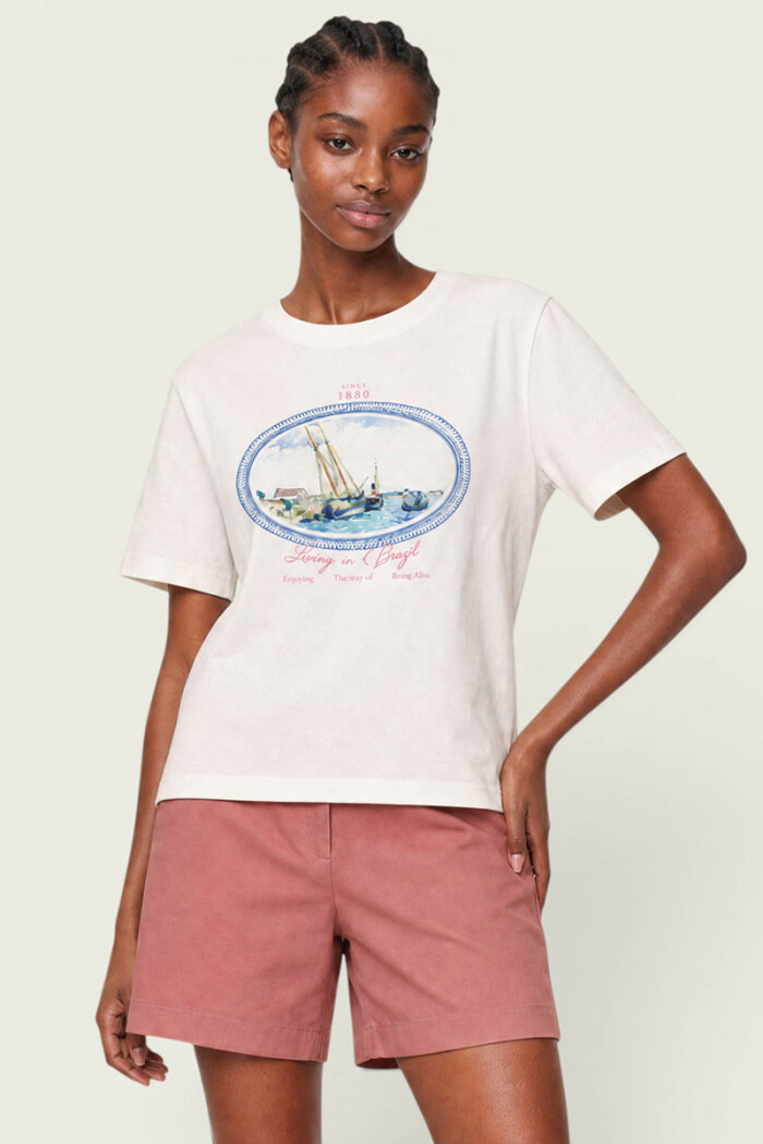 Remera Hering con estampas Celeste