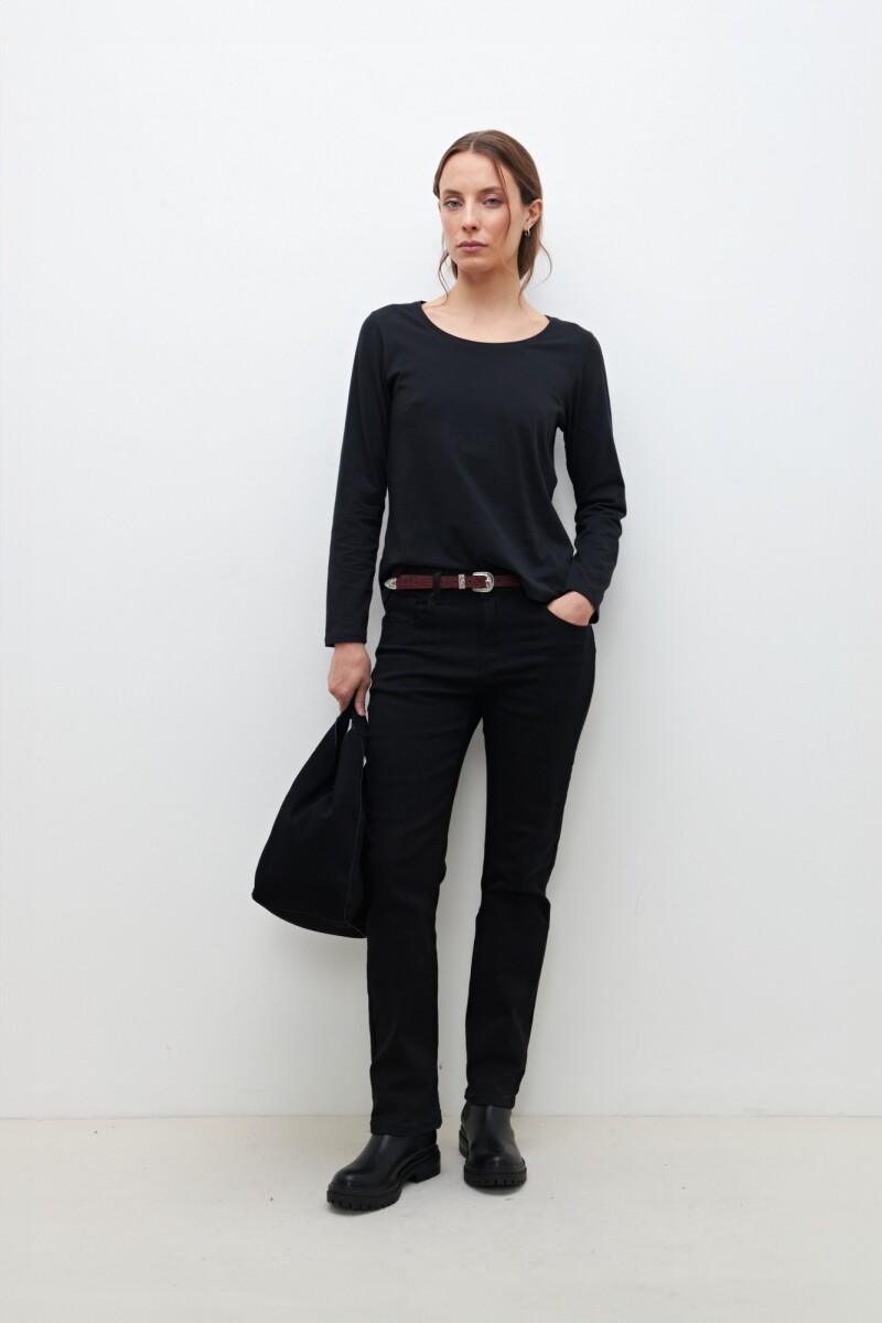 Remera escote base manga larga negro