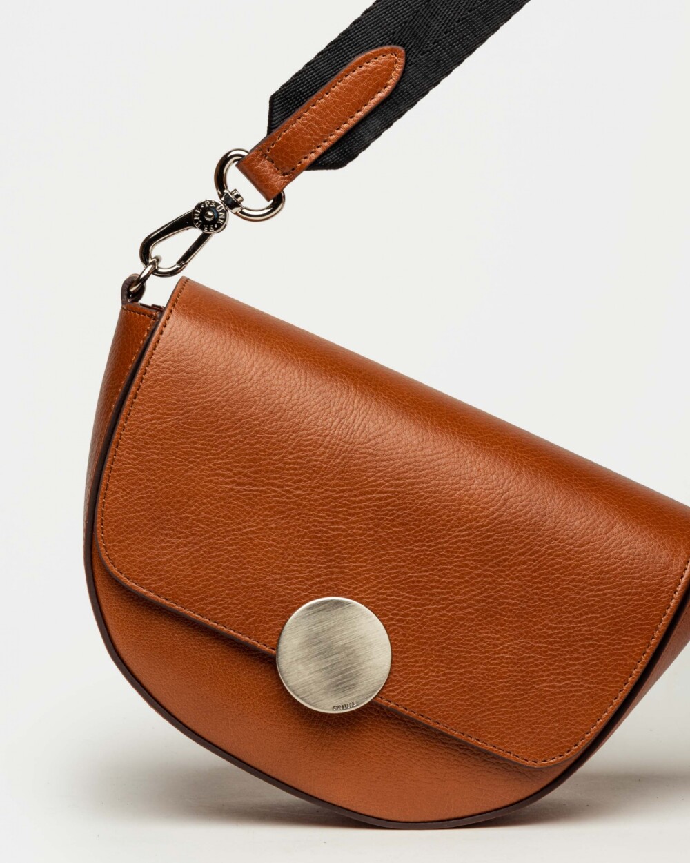 Bandolera The Circle en cuero liso Cuoio