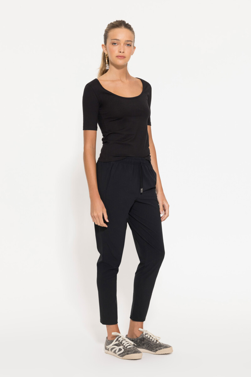 REMERA JOE Negro