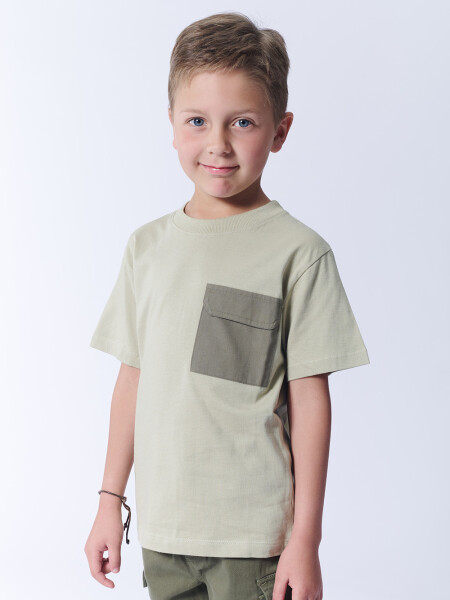 Remera con Bolsillo Verde