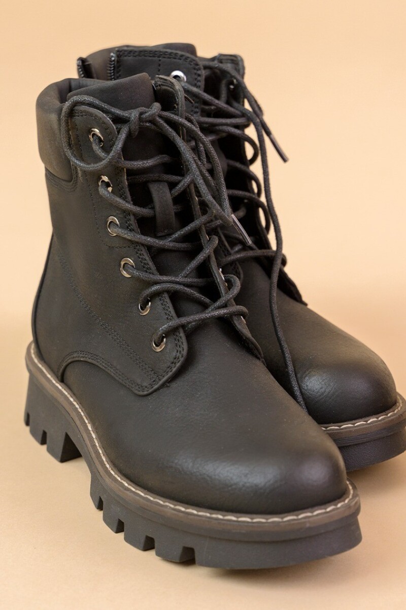 Bota Borcego. Negro