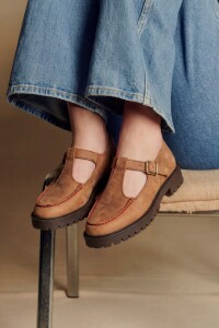 Zapato Guillermina Cuero Camel