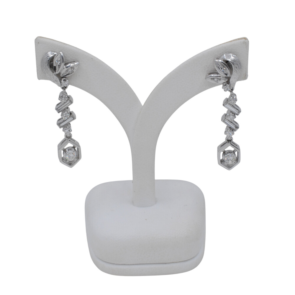 Caravanas antiguas en oro 18k blanco y brillantes Caravanas antiguas en oro 18k blanco y brillantes