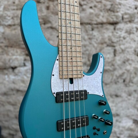 ALPHA Classic 5 string “Aquamarine di piaggio” ALPHA Classic 5 string “Aquamarine di piaggio”