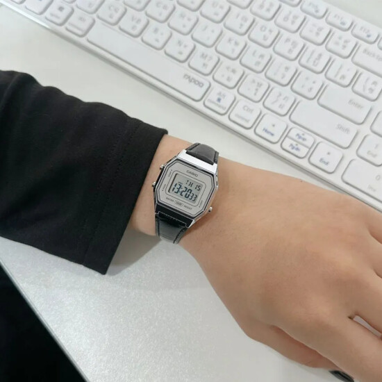 Reloj CASIO RETRO LA680WEL-1DF Cuero Negro Esfera 28mm 0