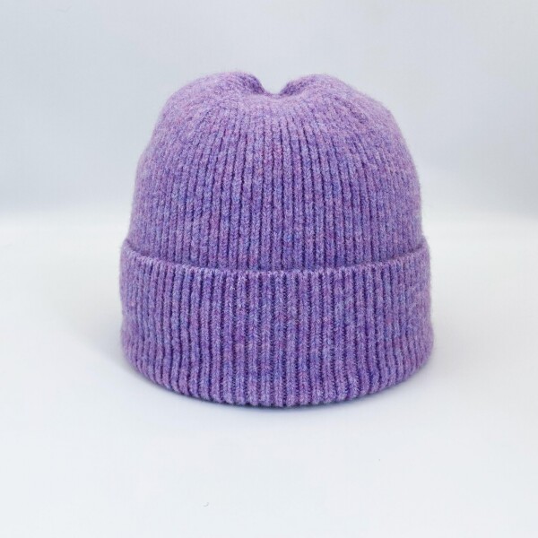 Gorro de lana violeta