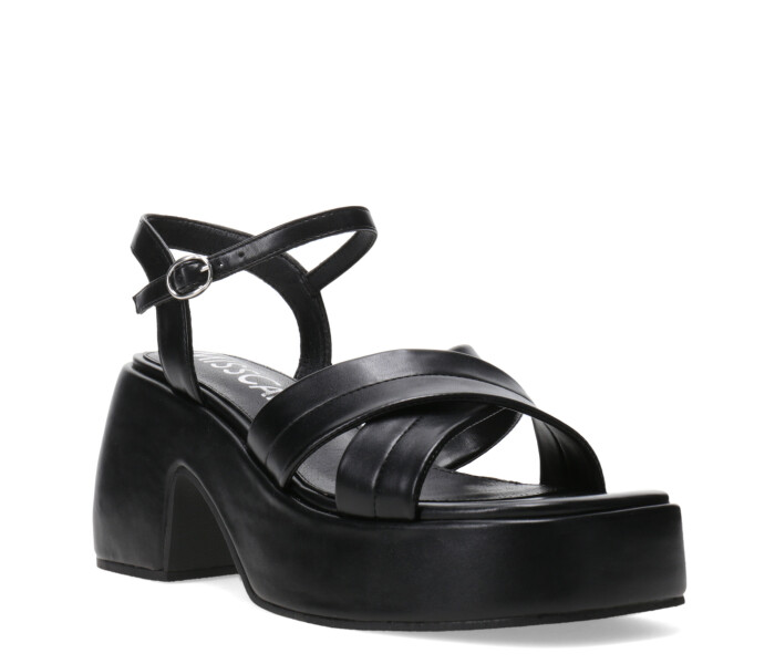Sandalia XYLO con taco Black
