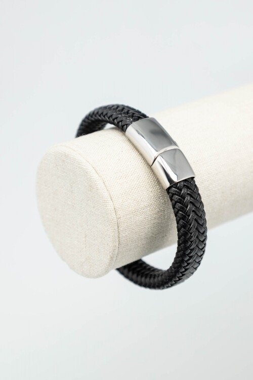 Pulsera cuero Negro