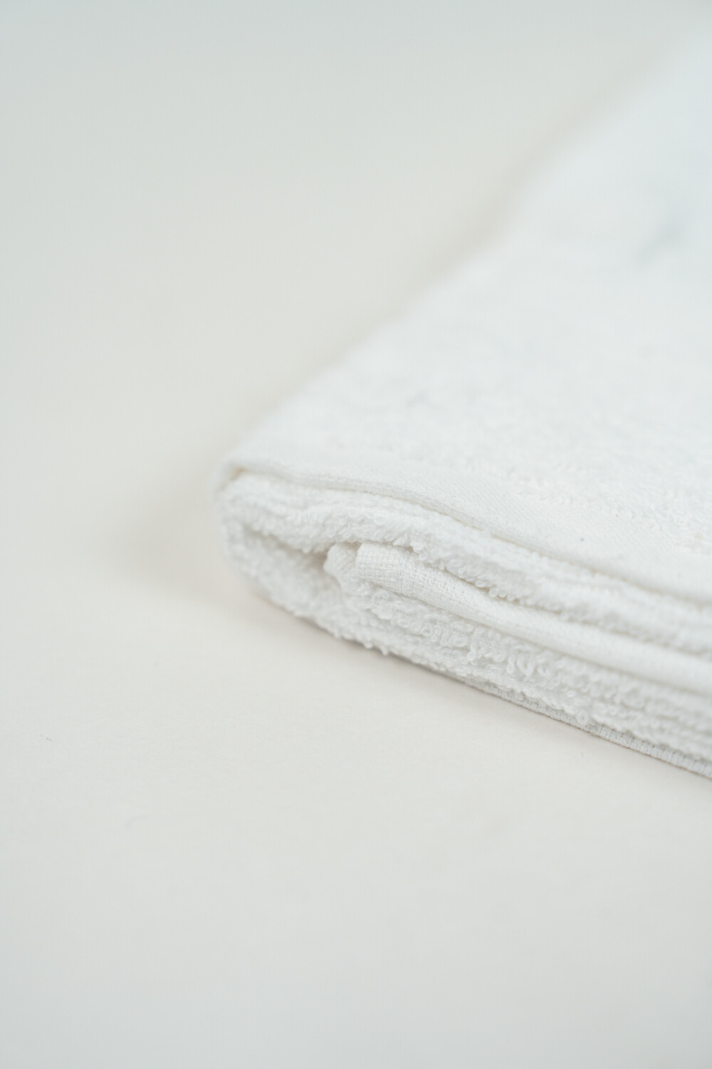 Toalla Mano Nessa, 380g. Blanco