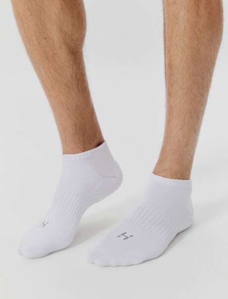 KIT CON 3 PARES DE MEDIAS ELASTIZADAS BLANCO