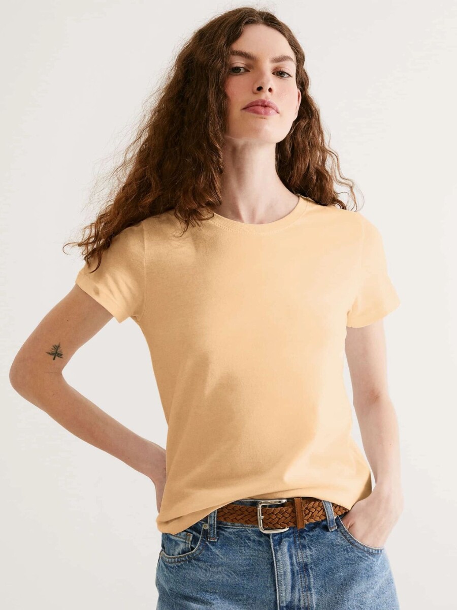 CAMISETA BÁSICA SLIM WORLD - AMARILLO 