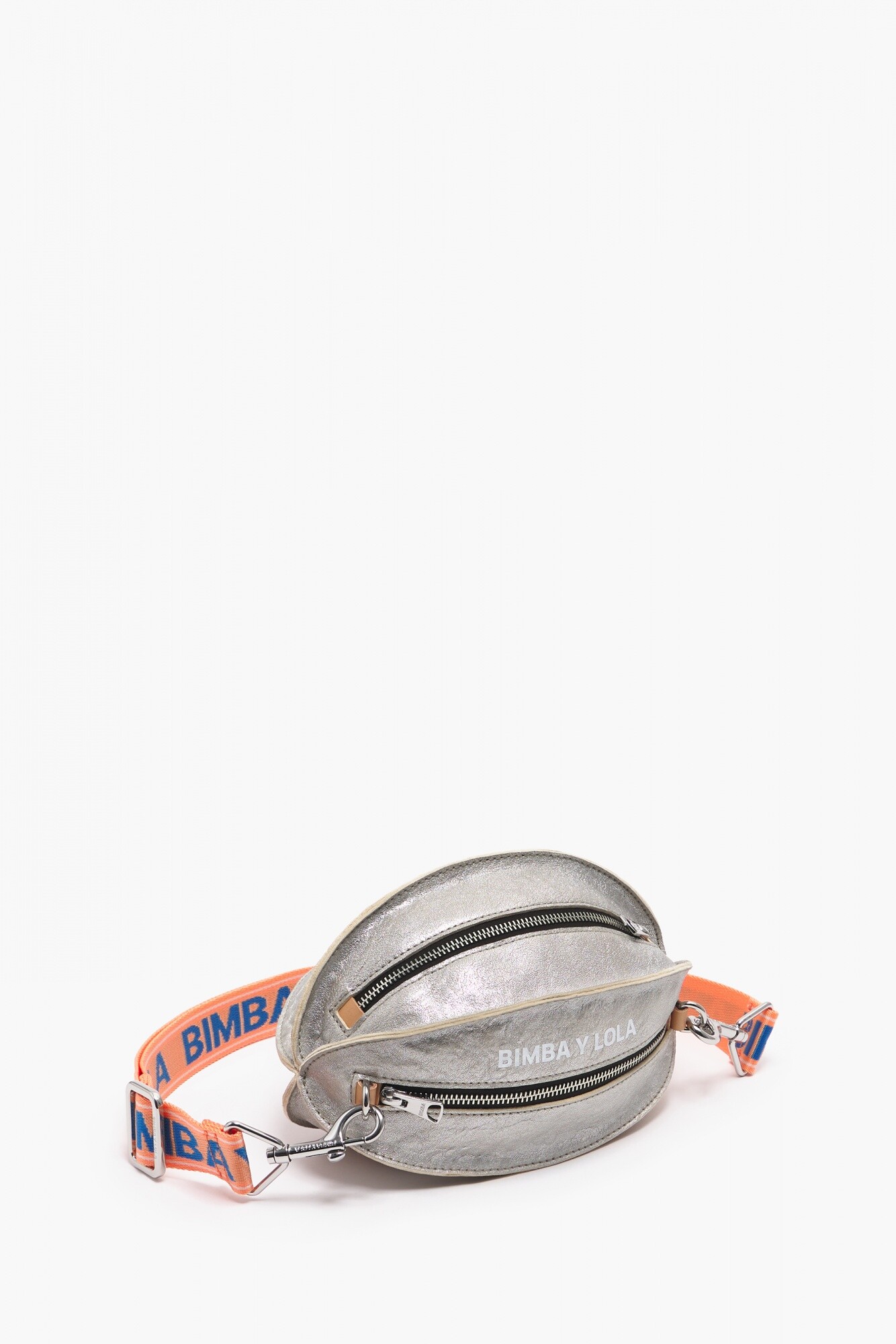 Cartera plateada bimba y lola 2025