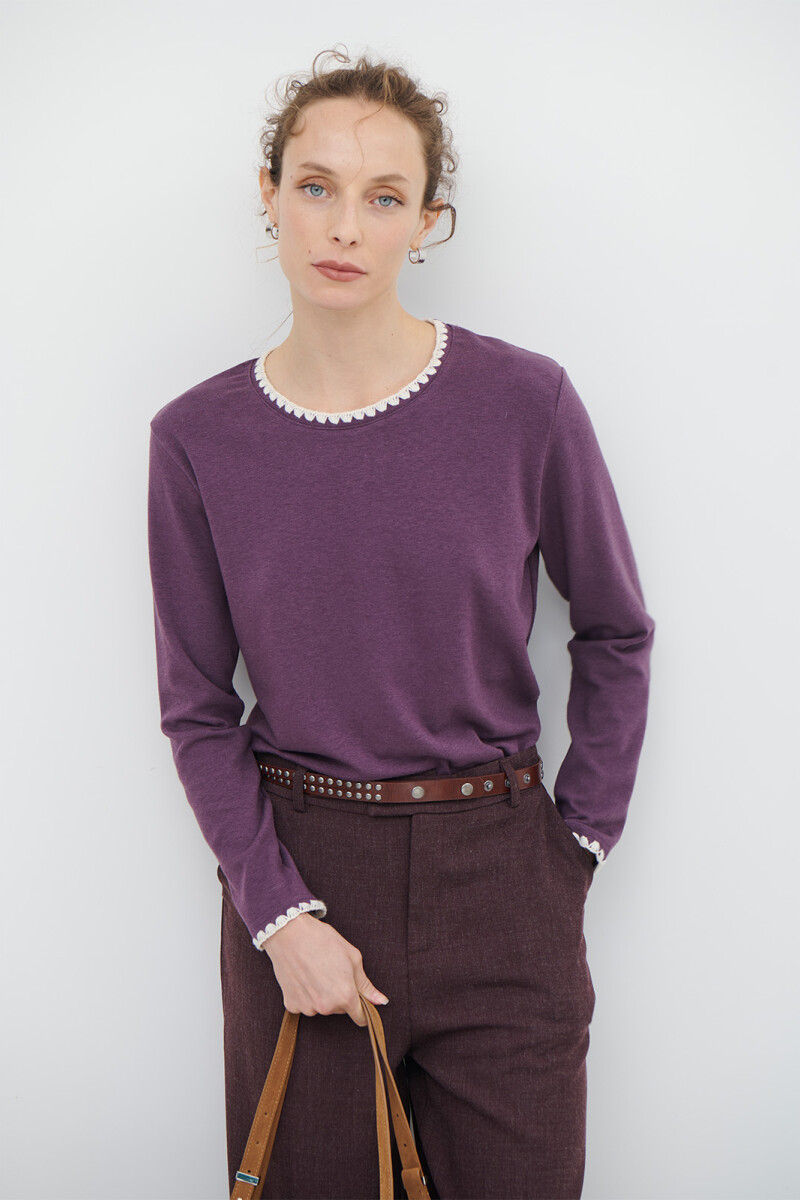 REMERA PIPPA CIRUELA