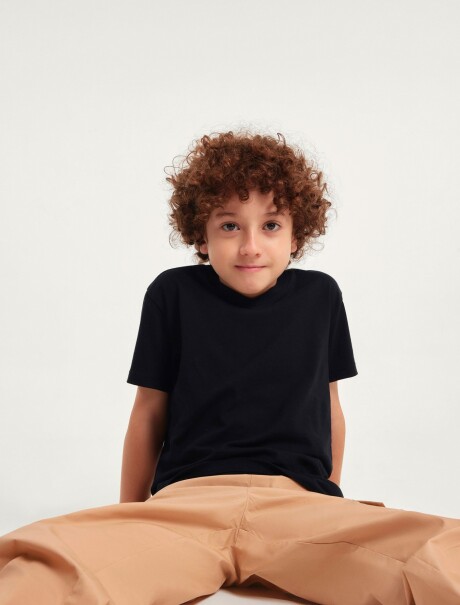CAMISETA BÁSICA DE ALGODÓN NEGRO