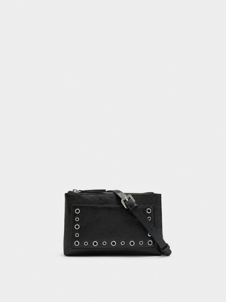 Bolso Bandolera Efecto Craquelado Con Tachuelas negro