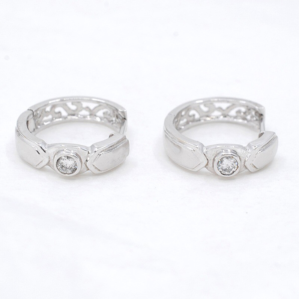 Aros En Oro 18K Y Brillantes 