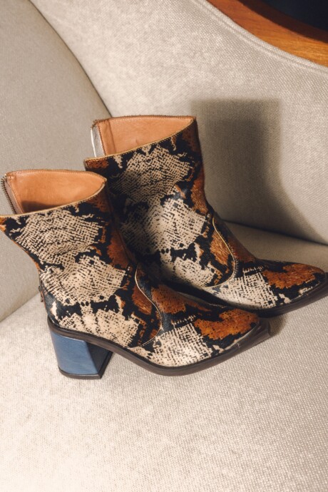 Cool Boots Piton