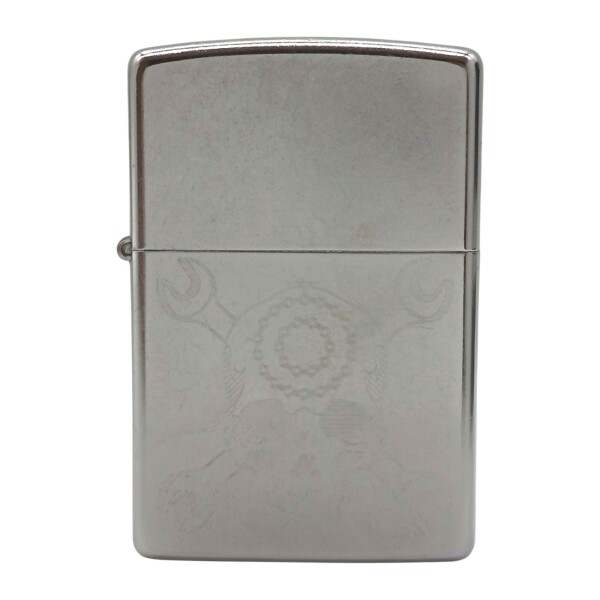 Encendedor ZIPPO 29693 PF 18 Skul Wrenches Design - ZP296937 plateadouniforme