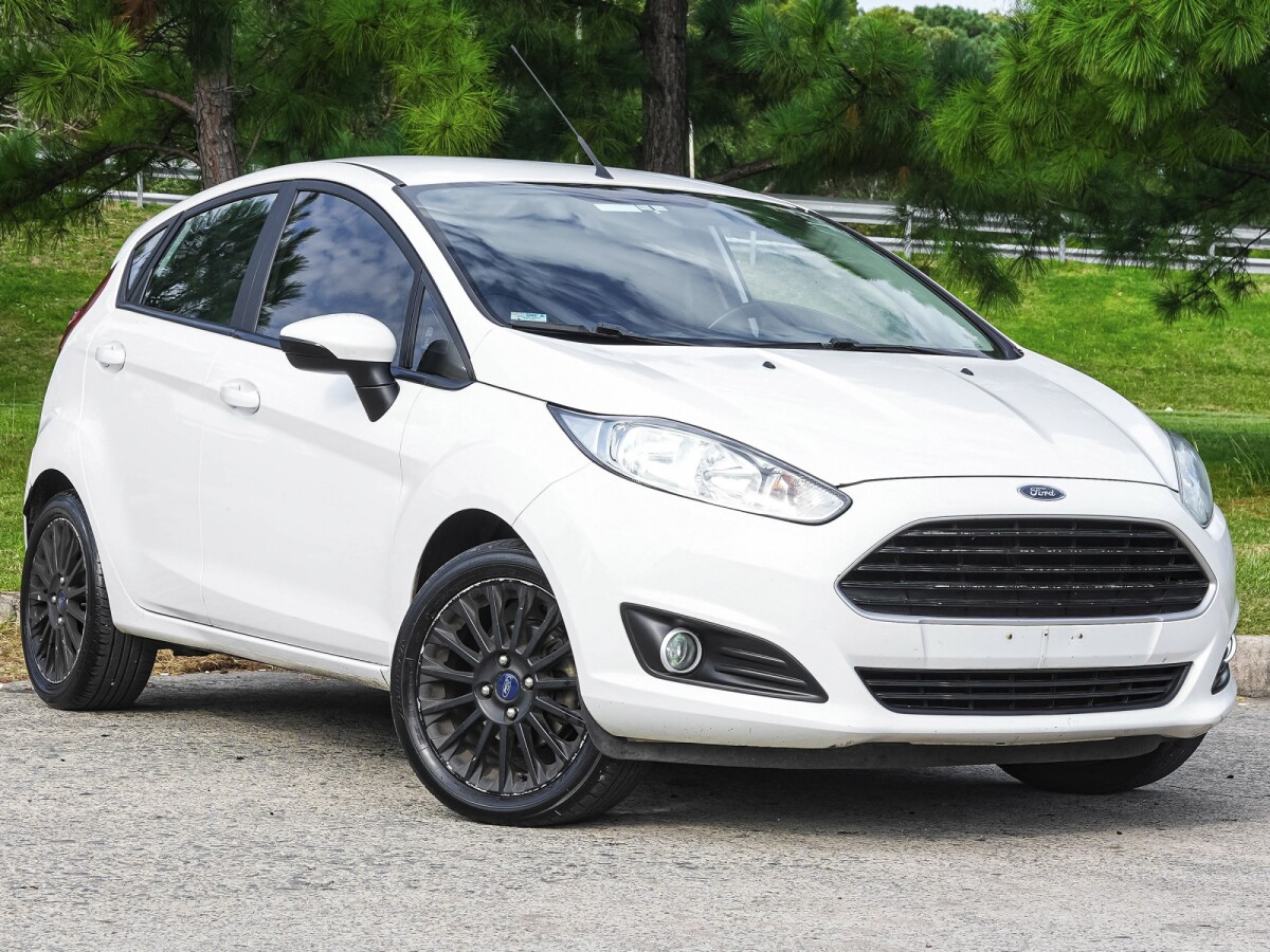 Ford Fiesta SE 1.6 Extra Full | Permuta / Financia Ford Fiesta SE 1.6 Extra Full | Permuta / Financia
