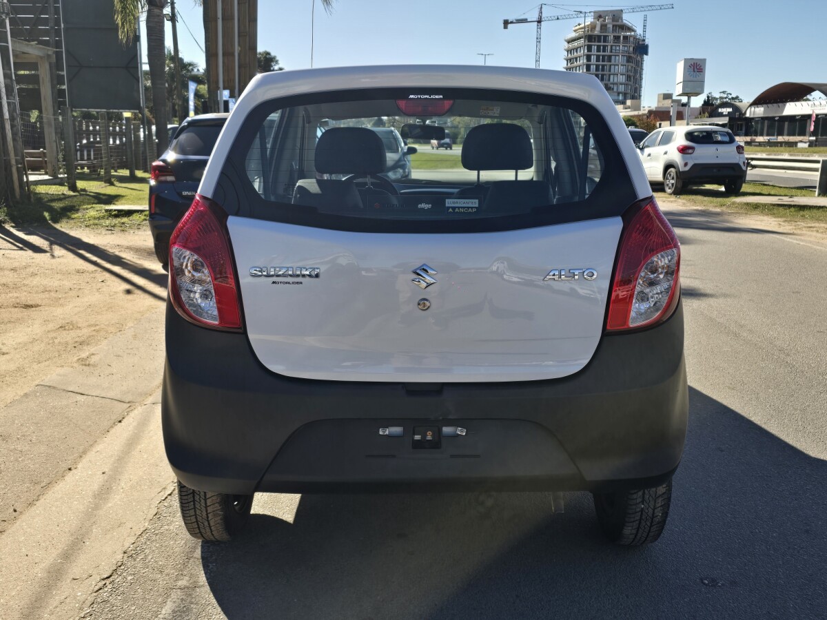 Suzuki Alto 800 STD Con Ficha Oficial| Permuta / Financia Suzuki Alto 800 STD Con Ficha Oficial| Permuta / Financia