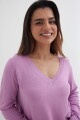 Sweater escote en V liso LILA