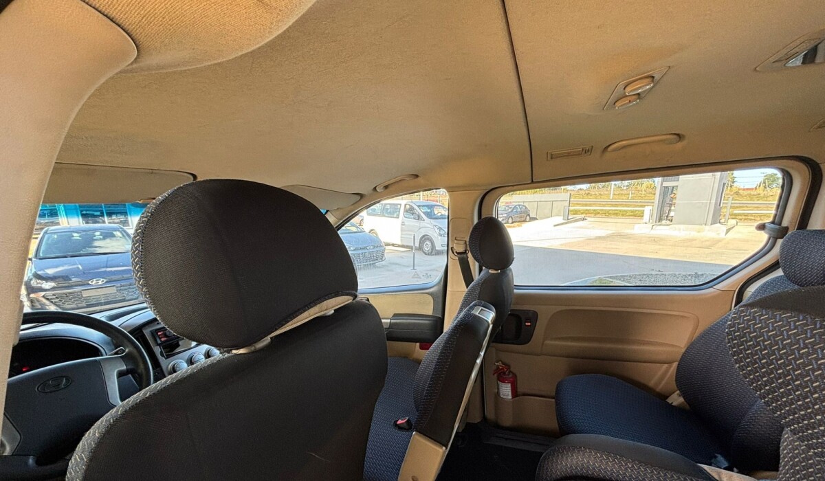 Hyundai H1 12Plz Minibus Diesel - 2014 Hyundai H1 12Plz Minibus Diesel - 2014