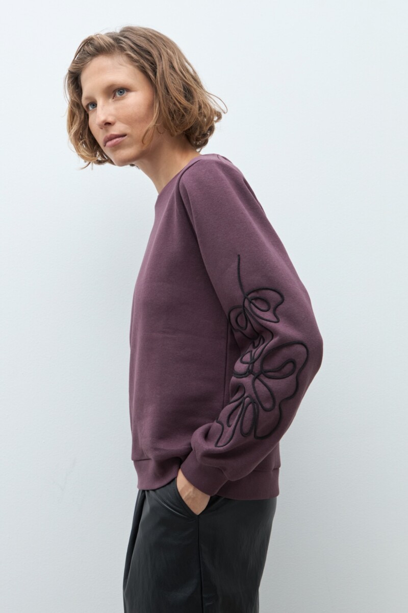 Sweatshirt apliques en mangas ciruela
