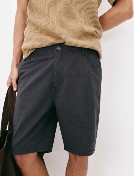 BERMUDA BÁSICA MODELO CHINO GIS OSCURO