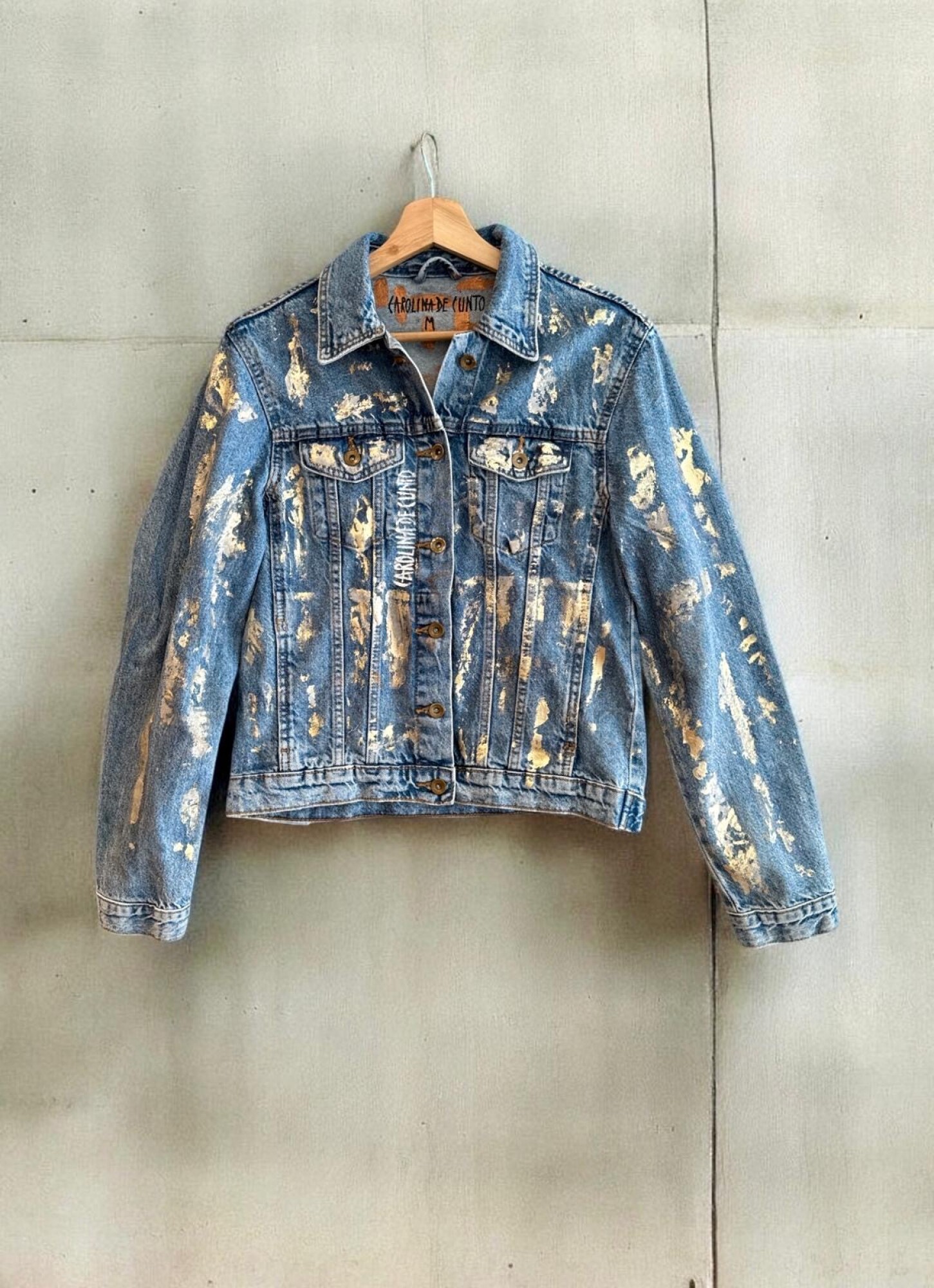 Campera De Jean Con Flecos De Cuero Y — Carolina De Cunto