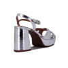 Vizzano Sandalia Tira Cruzada C/pulsera Y Hebilla Taco Cuadrado Plata