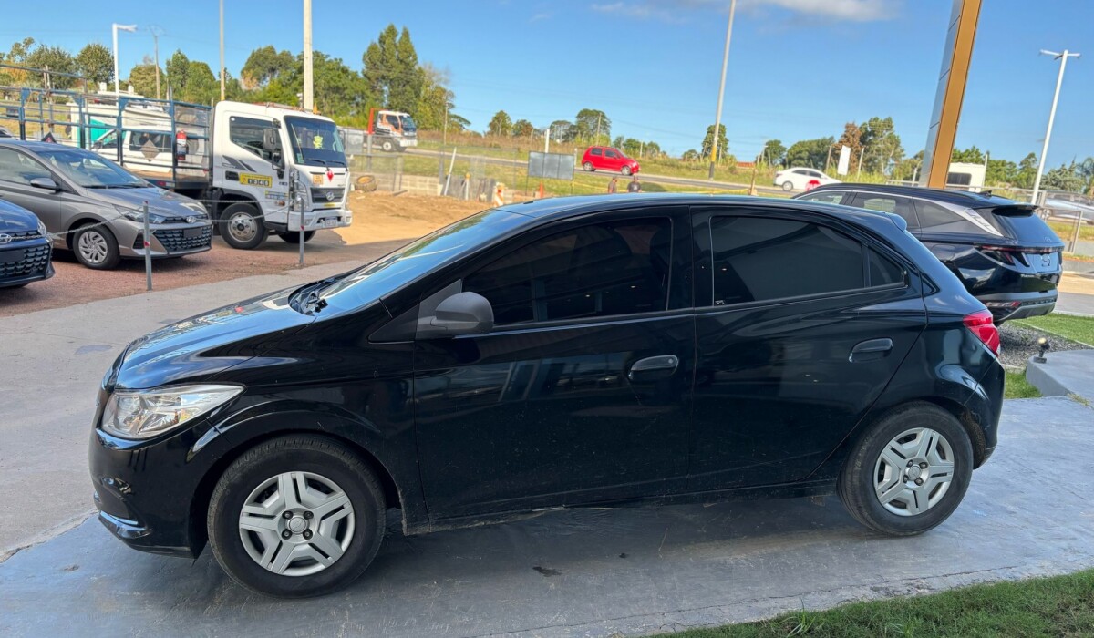 Chevrolet Onix LT 1,0 - 2017 Chevrolet Onix LT 1,0 - 2017