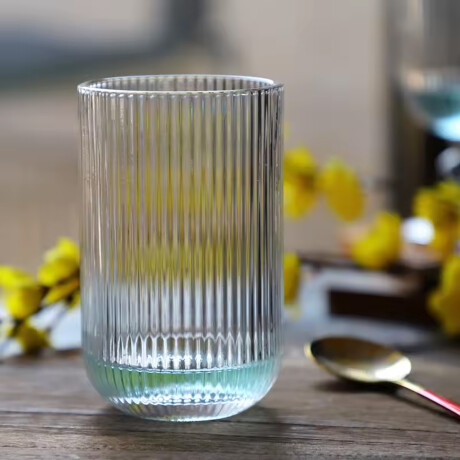 Vaso de vidrio rayas relieve Transparente