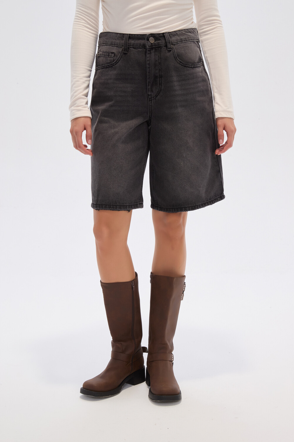 Bermuda Mileno Gris Medio