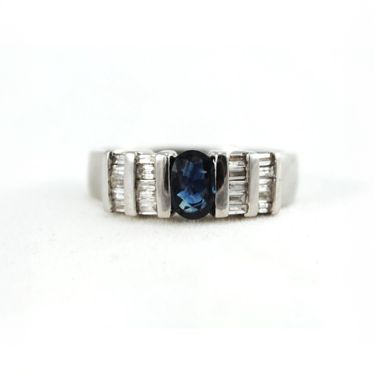 Anillo Oro 18K Con Brillantes Y Zafiro 