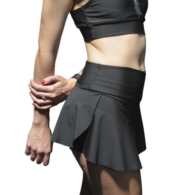 SHORT POLLERA NEGRO