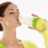 Botella juguera plástica con exprimidor 3 colores Botella Juguera Plástica Con Exprimidor 3 Colores