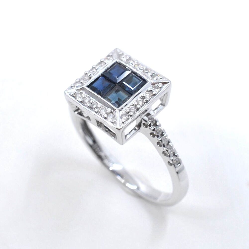 Anillo en oro 18k con zafiros carré y brillantes Anillo en oro 18k con zafiros carré y brillantes