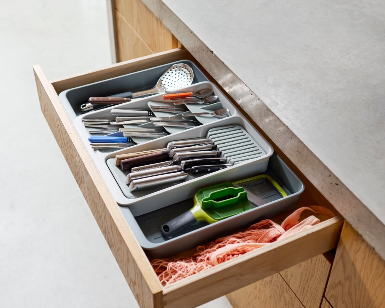 Cubiertero y Organizador Expandible con Porta Cuchillos Joseph Joseph DrawerStore™-PREVENTA Cubiertero y Organizador Expandible con Porta Cuchillos Joseph Joseph DrawerStore™-PREVENTA