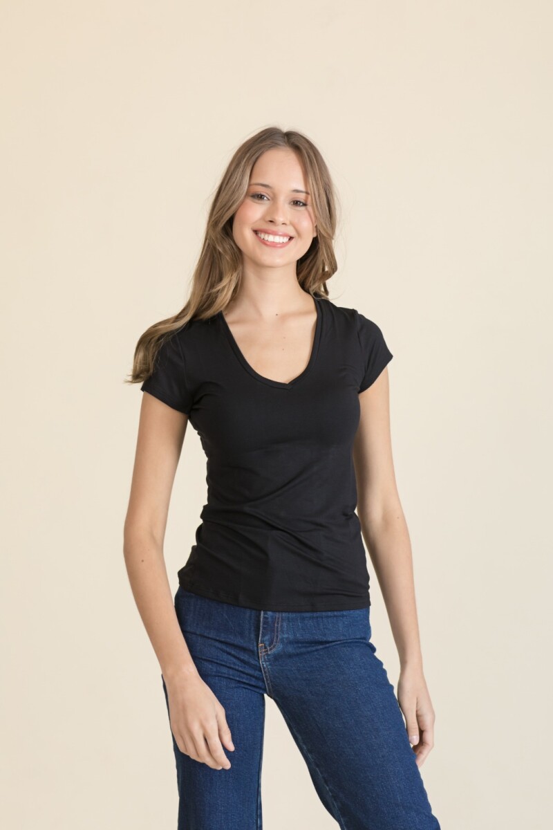 Remera basica de viscolycra con cuello - Negro 