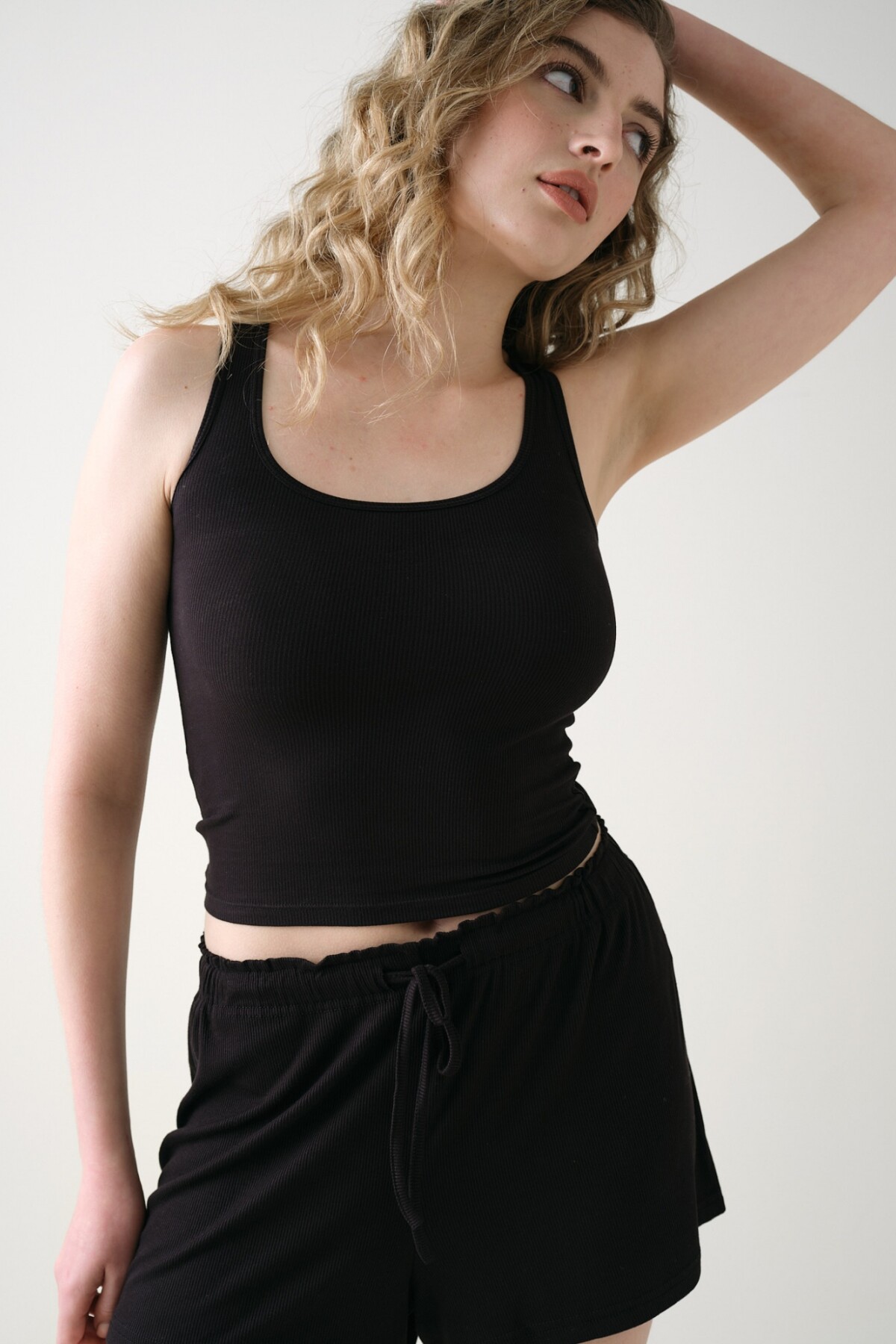 Musculosa Cropped Rib Negro