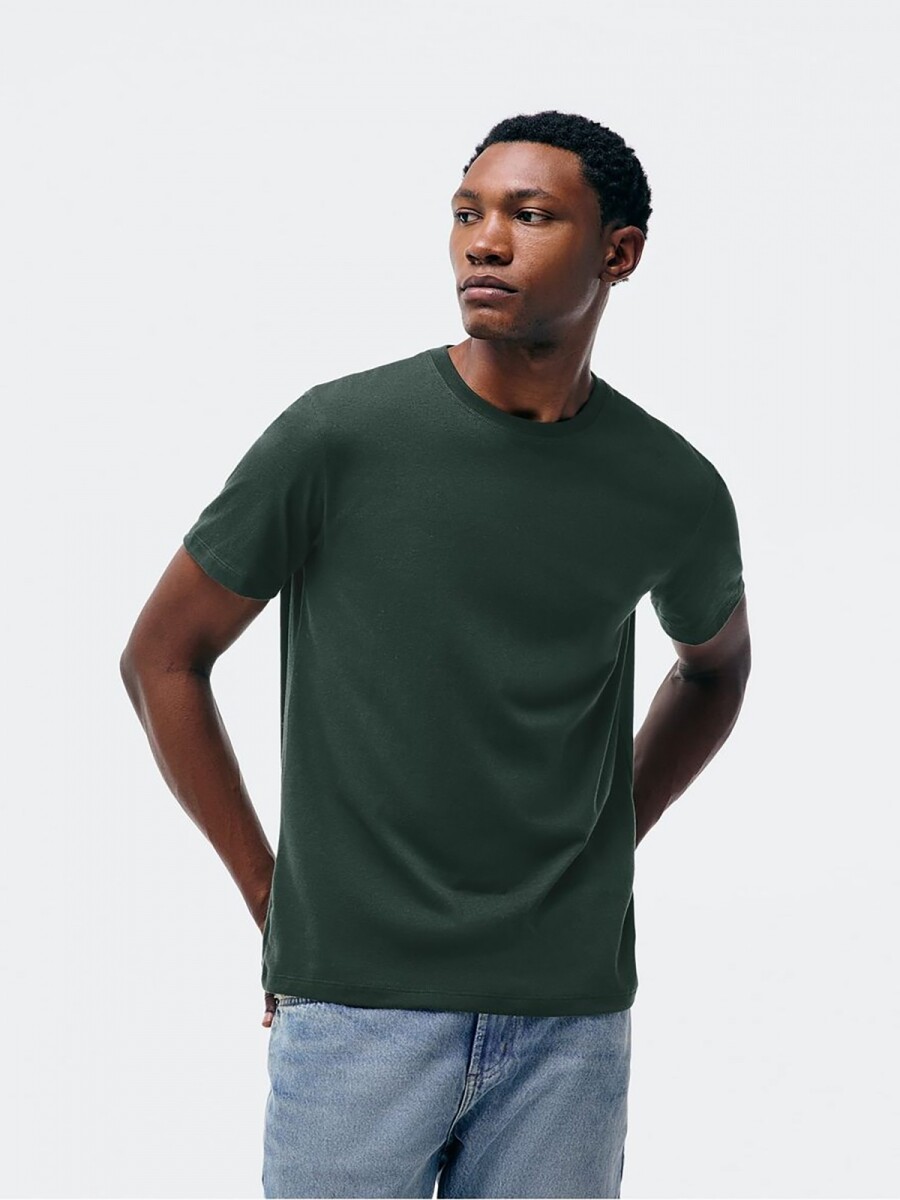 CAMISETAS BÁSICAS REGULAR WORLD - VERDE 
