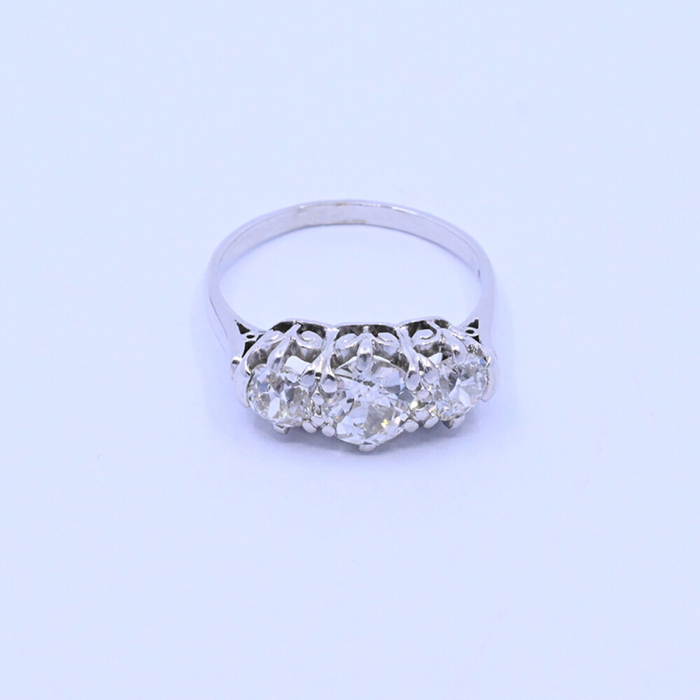 Anillo oro 18k blanco con 3 brillantes Anillo oro 18k blanco con 3 brillantes