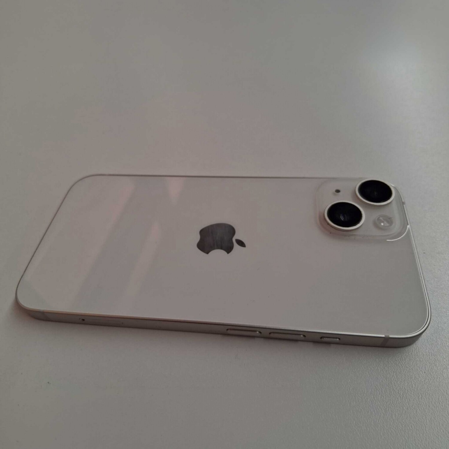 iPhone 14 128GB - White — denuevo